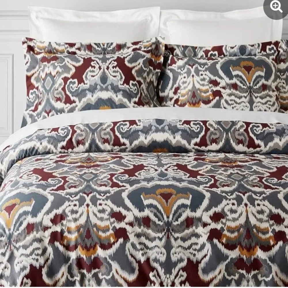 NWT set of 2, Williams Sonoma Home Jahari Ikat Shams King sized